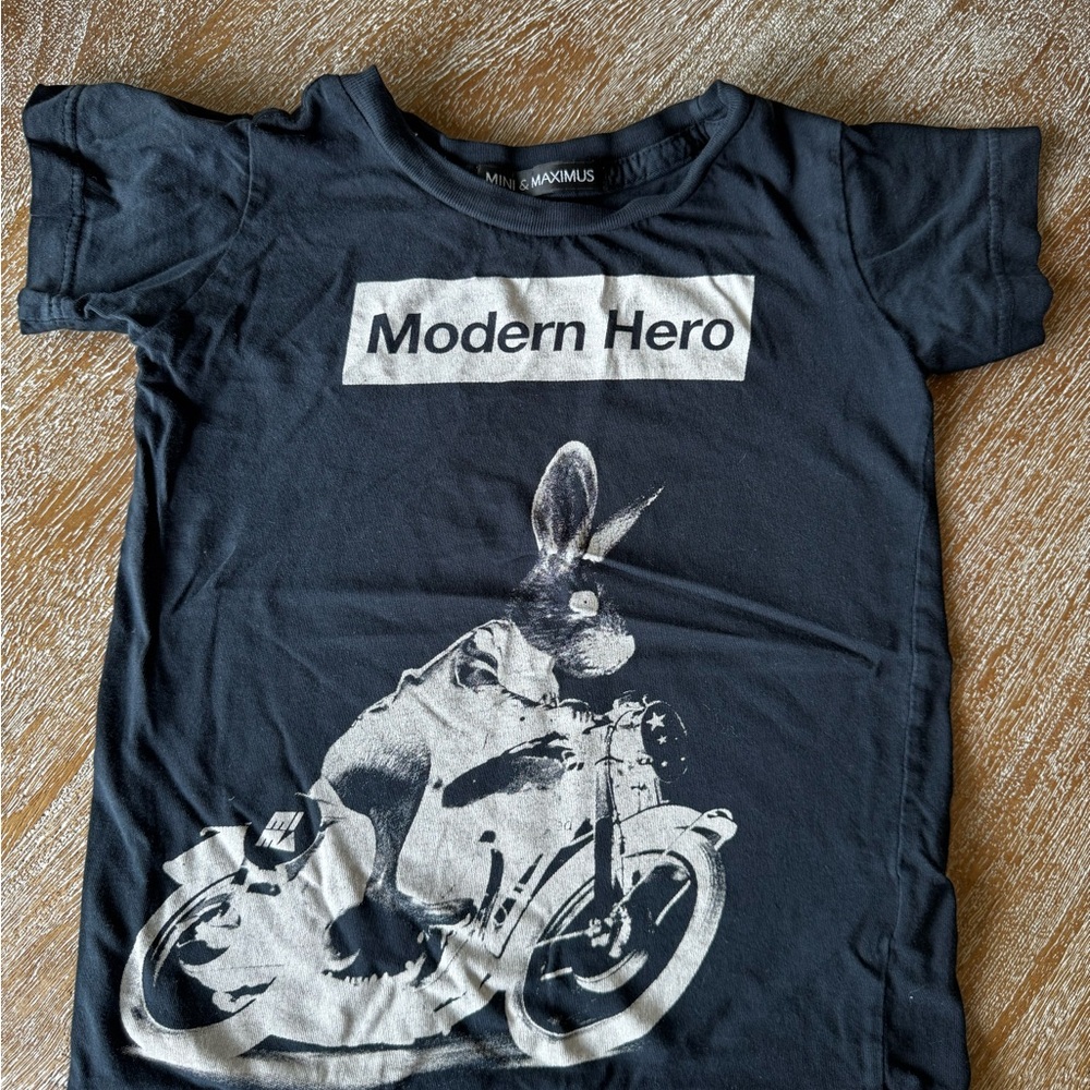 Mini + Maximus Kids T-Shirt - Modern Hero Design